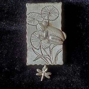 Vintage Hallmark Pewter Frog On Lily Pad Dragonfly Dangle Brooch